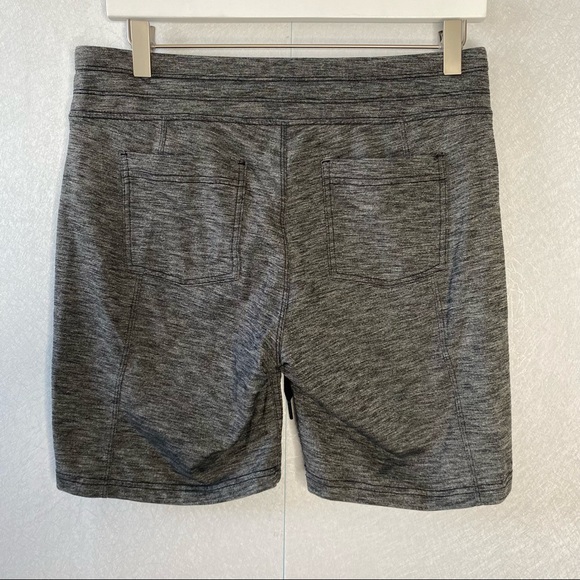 Athleta Heathered Grey Biker Shorts Size Small 68397 - Picture 2 of 5